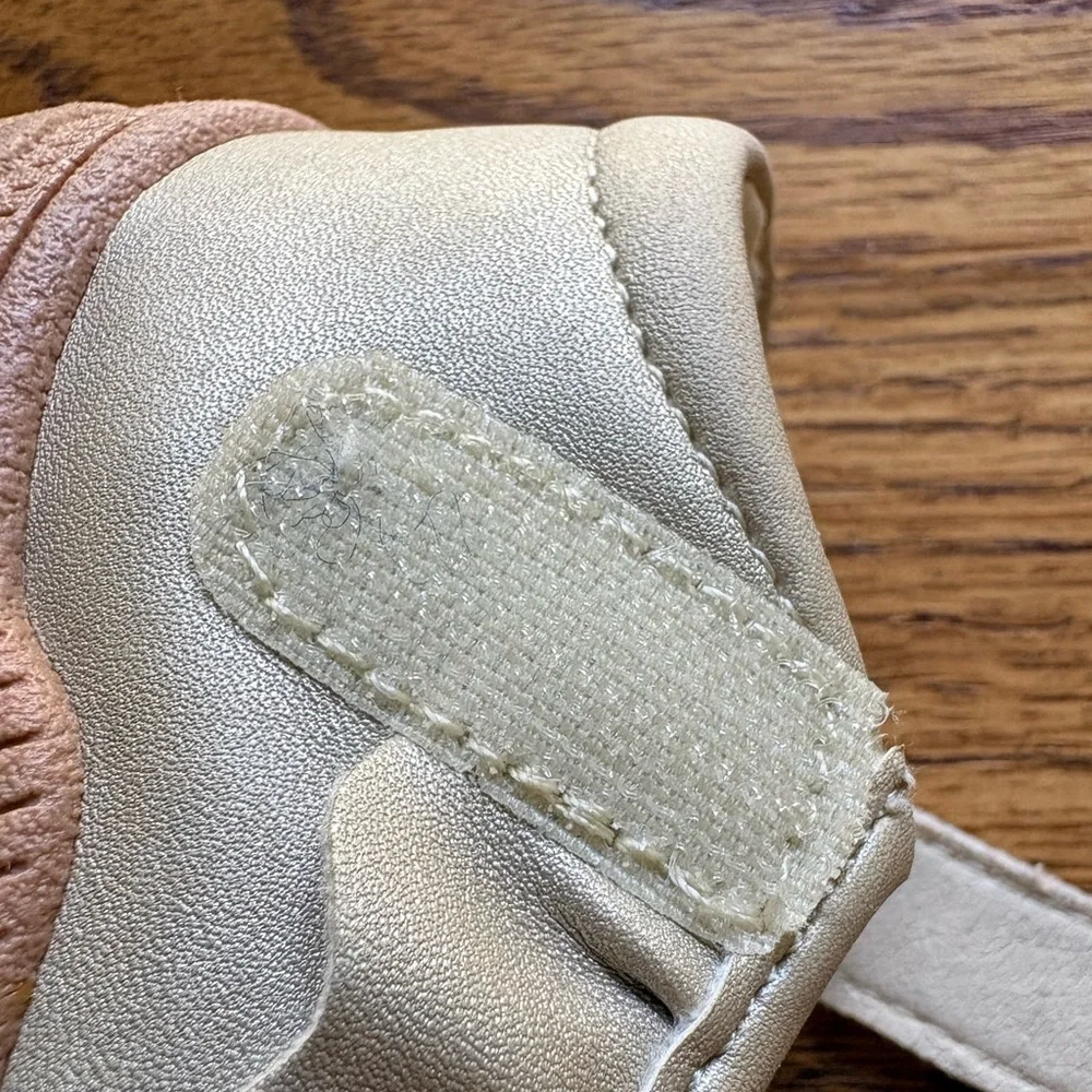 Oomphies Girls Amina Cupsole Mary Jane Flat- Gold- size 5